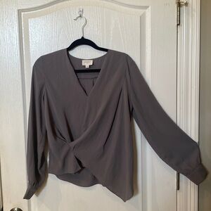 Everly women’s Sz S V-neck longsleeve gathered side top